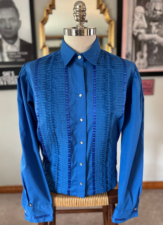 Vintage 1970s Women’s Rockmount Ranch Wear Western Shirt Blue Pleated Tuxedo Pearl Snap Tru-West USA Size 38