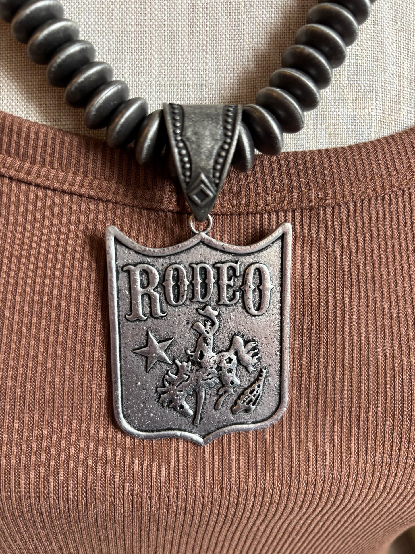 Navajo Pearl Beads with Silver Metal Rodeo Pendant Necklace