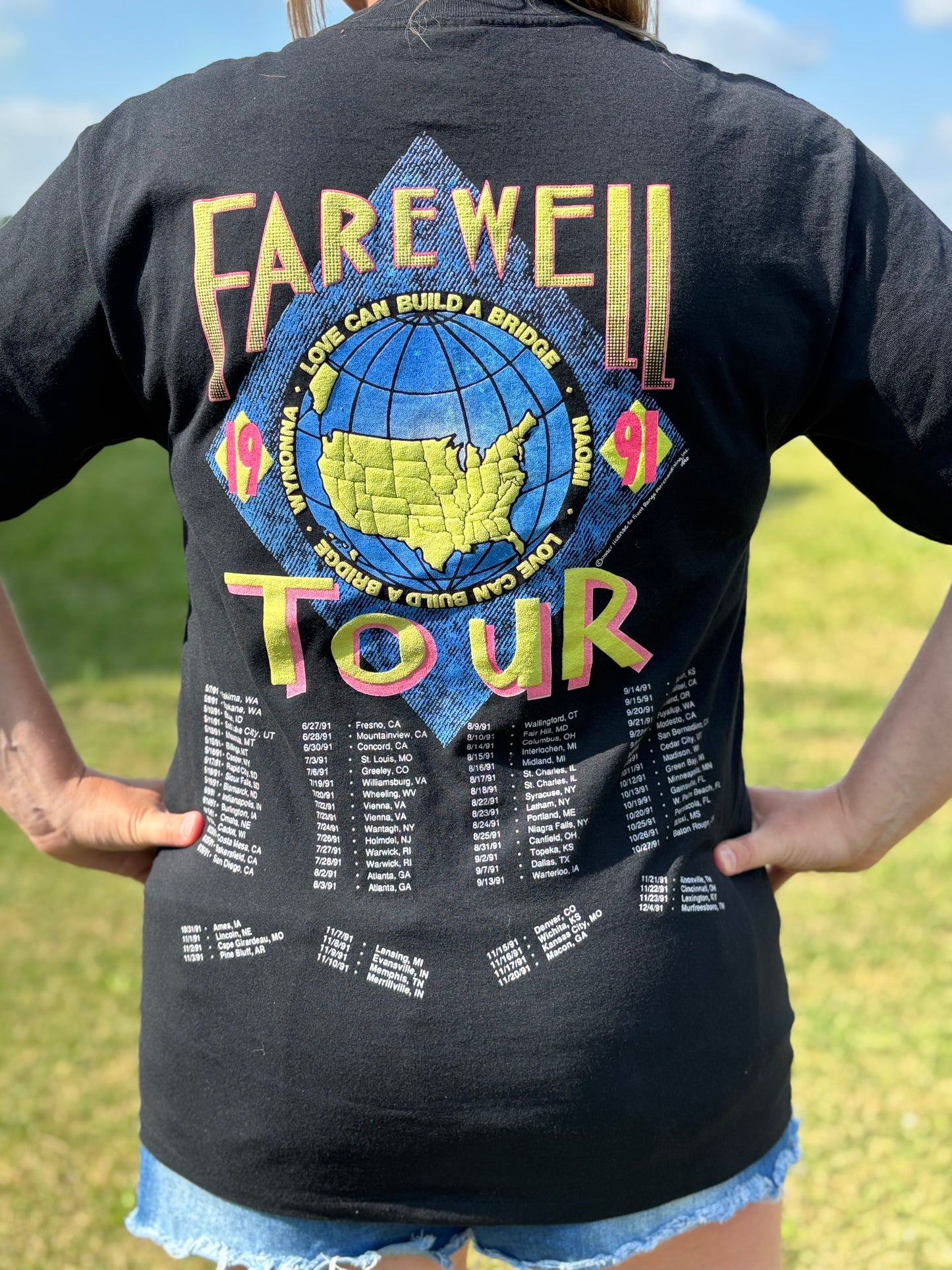 1991 Vintage Western The Judds Farewell Tour “Love Can Build A Bridge” Concert T-Shirt