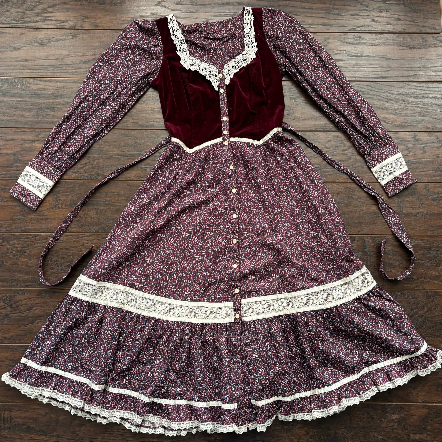 70’s Vintage Boho Western Floral Prairie Dress