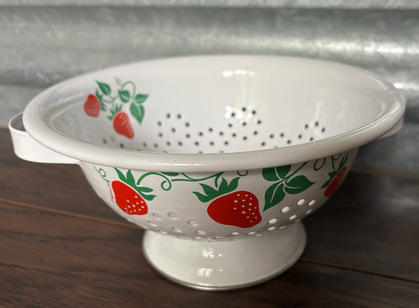 1983 Vintage Teleflora White Enamelware Strawberry Colander | Made in Korea