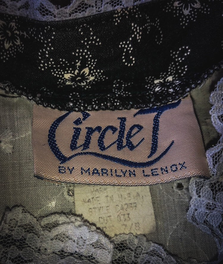 1980's Circle T By Marilyn Lennox Vintage Western Rockabilly Women's Shirt with Eyelet and Lace Ruffles