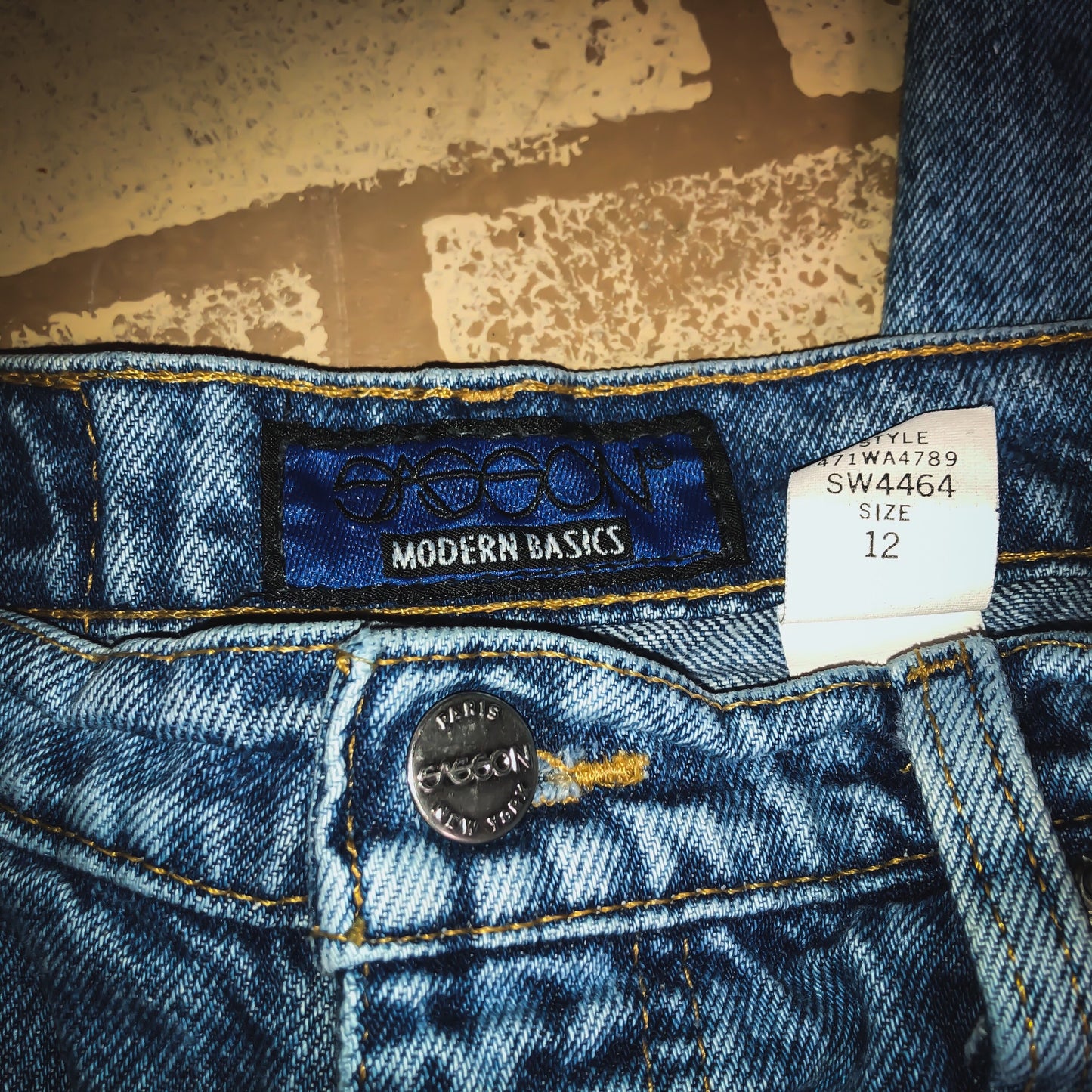 Vintage Women’s Sasson Modern Basic Tapered High Waisted Acid Wash Jeans
