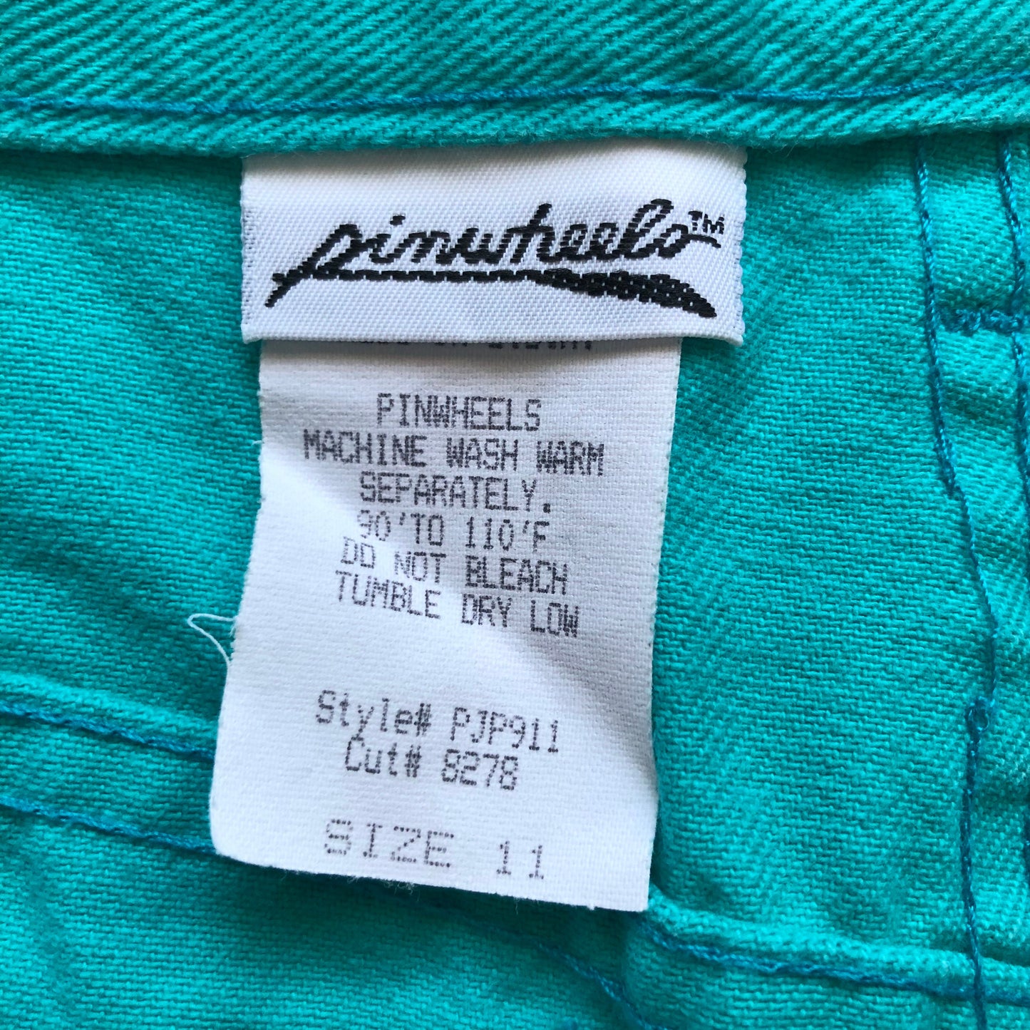 80’s Vintage Women’s Pinwheels High Waisted Cut-Off Shorts with Eyelet Lace Trim