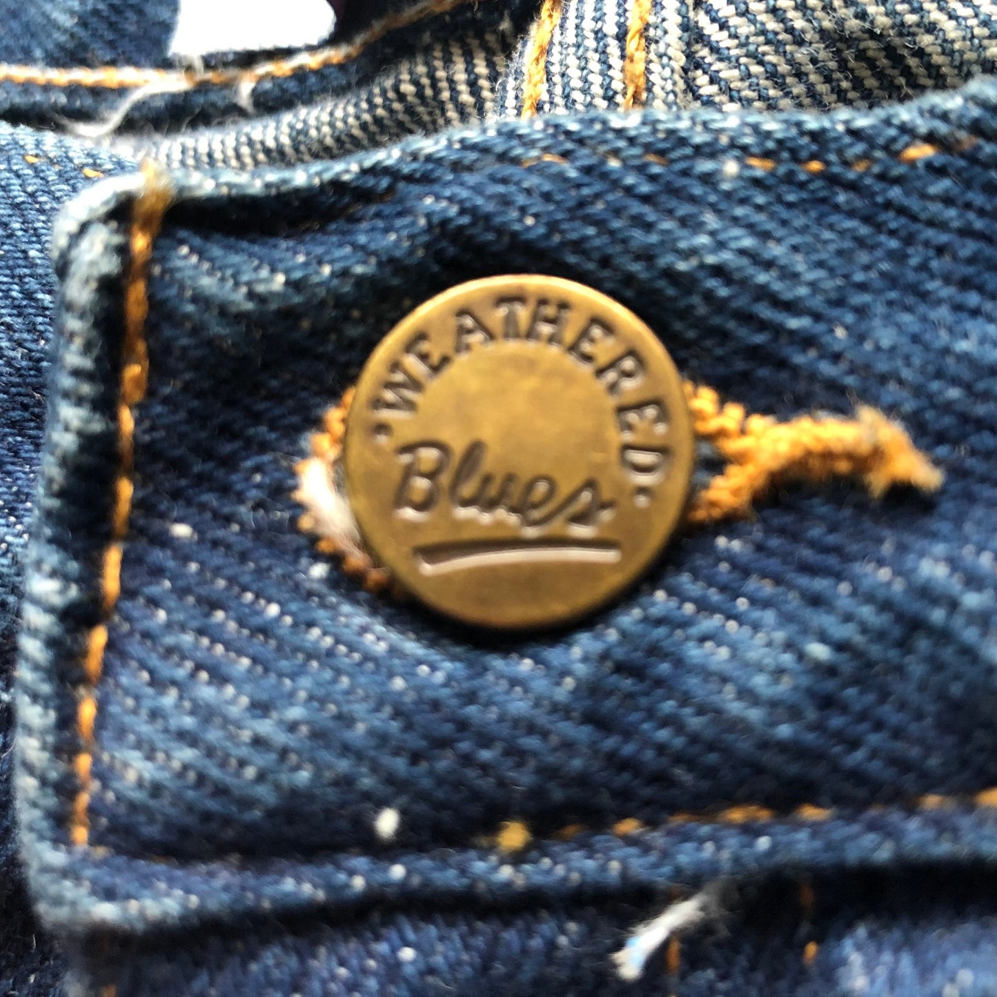 80’s Vintage Women’s Weathered Blues High Waisted Jeans with Patch on Back Pocket