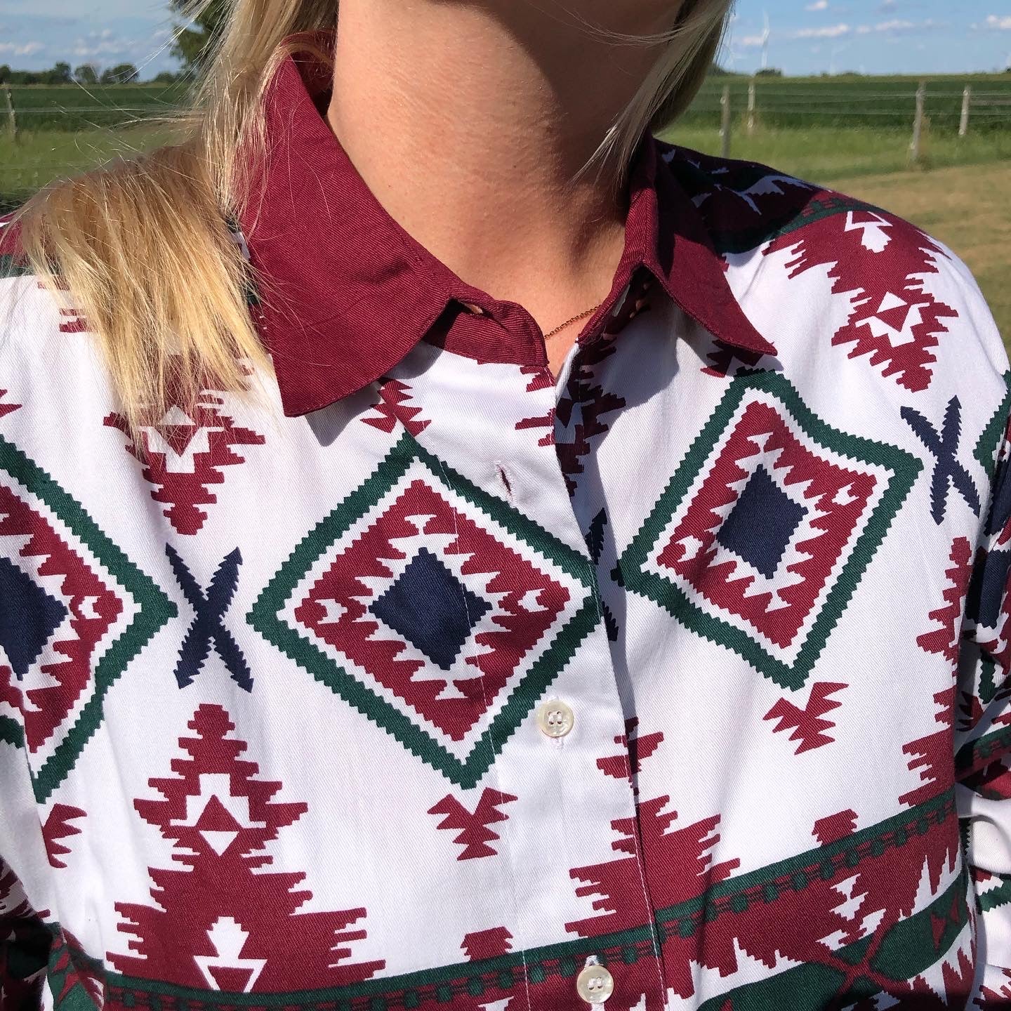 90’s Vintage Western Women’s Southern Canyon Aztec Print Shirt