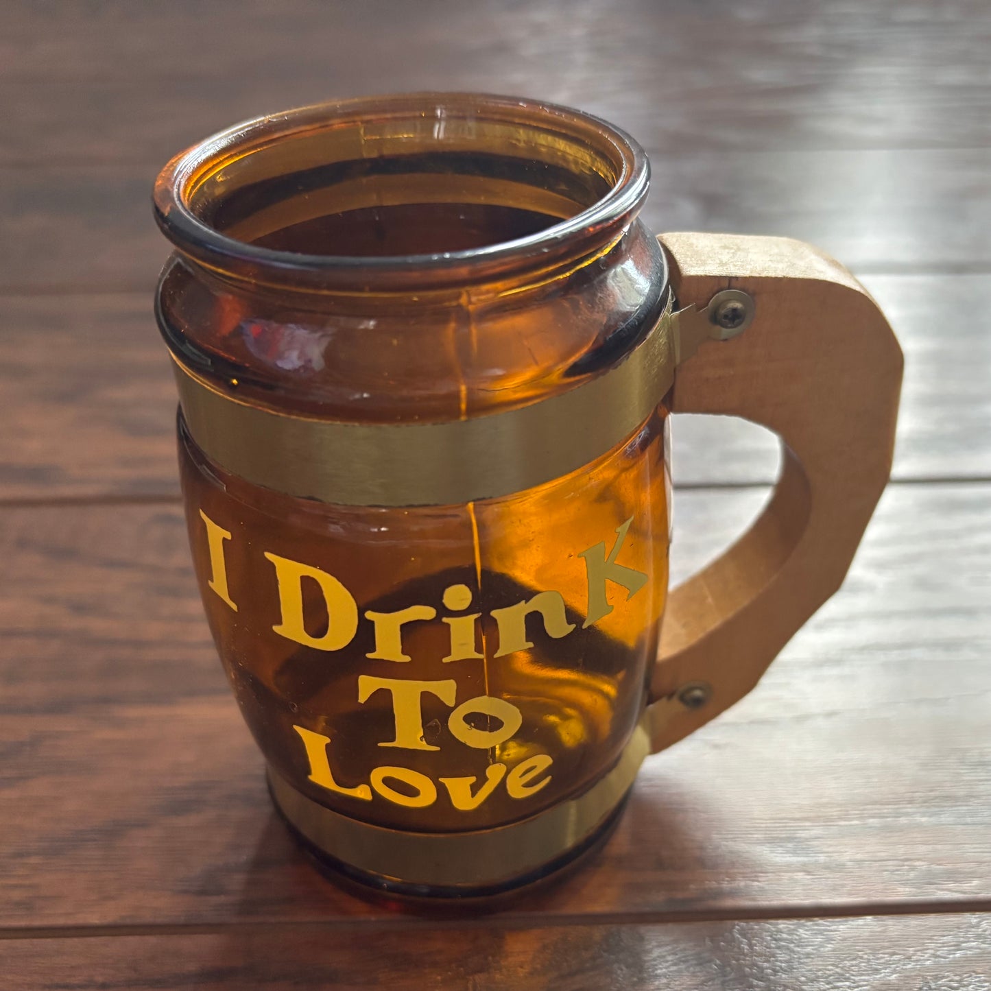 Vintage 1970s Amber Glass Beer Mug Set w/ Wood Handles – Funny Drinking Sayings Barware – Retro Siesta Ware Style