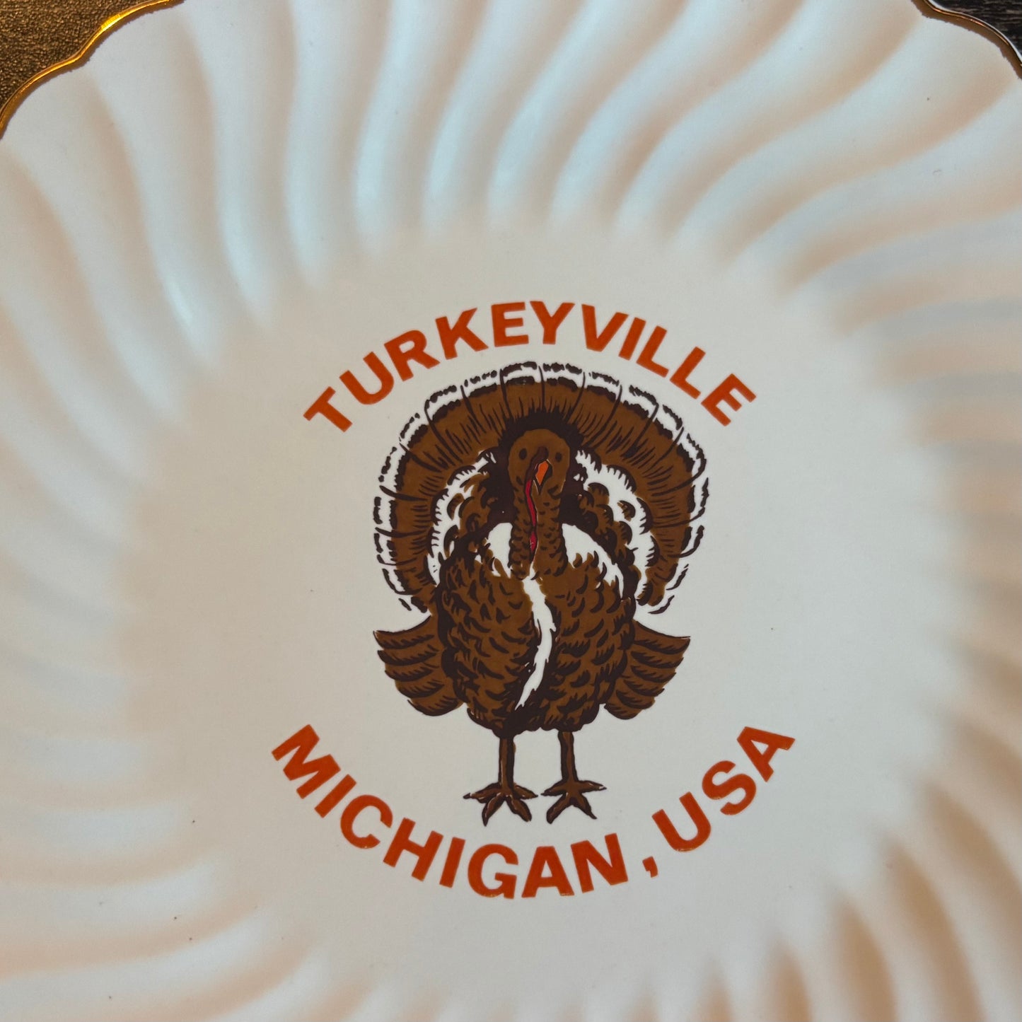 Vintage Turkeyville Michigan USA Souvenir Plate | White Milk Glass Scalloped Dish with Gold Trim | Michigan Travel Memorabilia