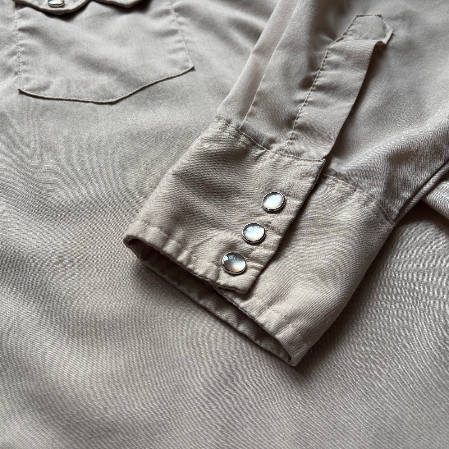 Vintage Western Men’s DEE CEE Brand Snap Button Shirt with Embroidered Roses | Made in USA