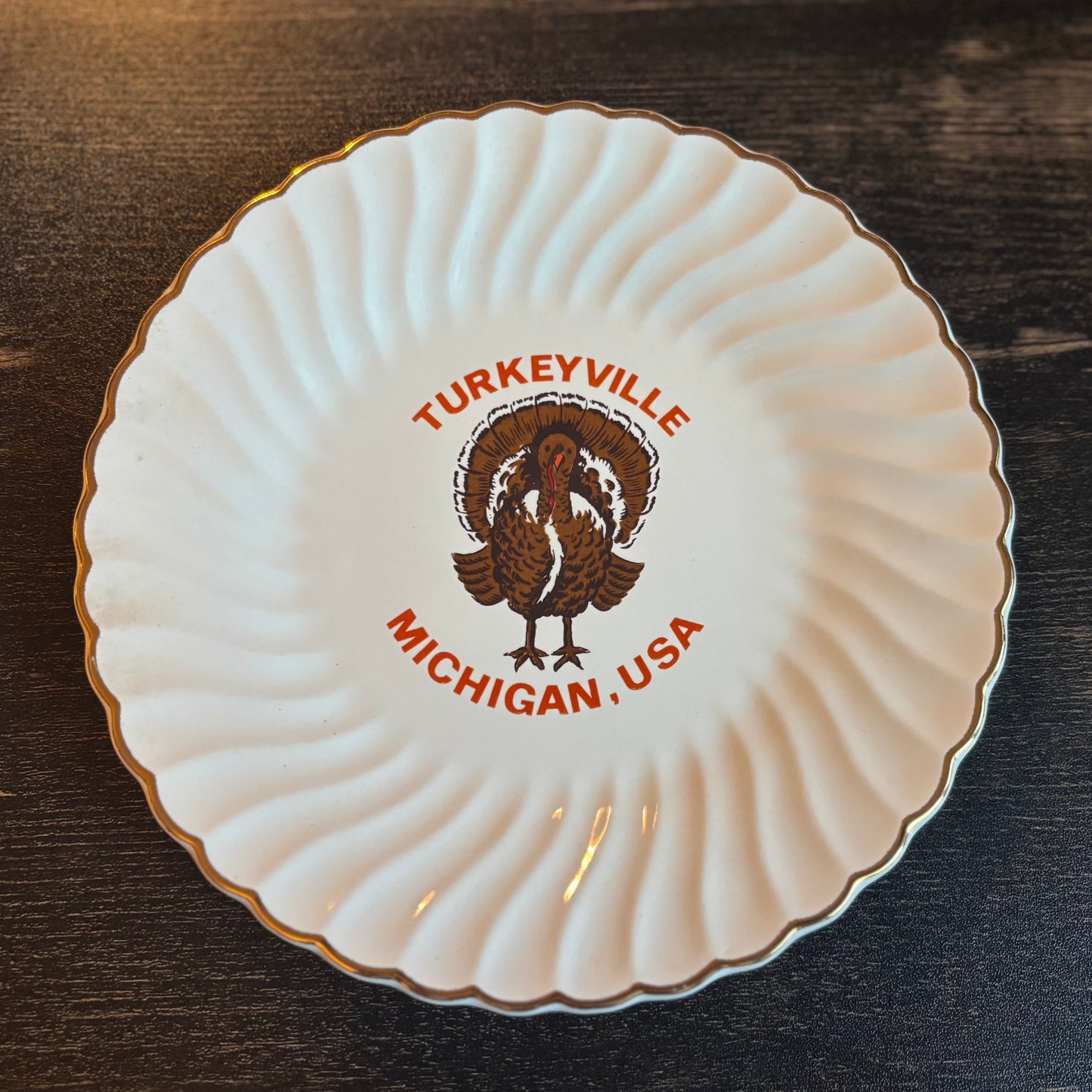Vintage Turkeyville Michigan USA Souvenir Plate | White Milk Glass Scalloped Dish with Gold Trim | Michigan Travel Memorabilia