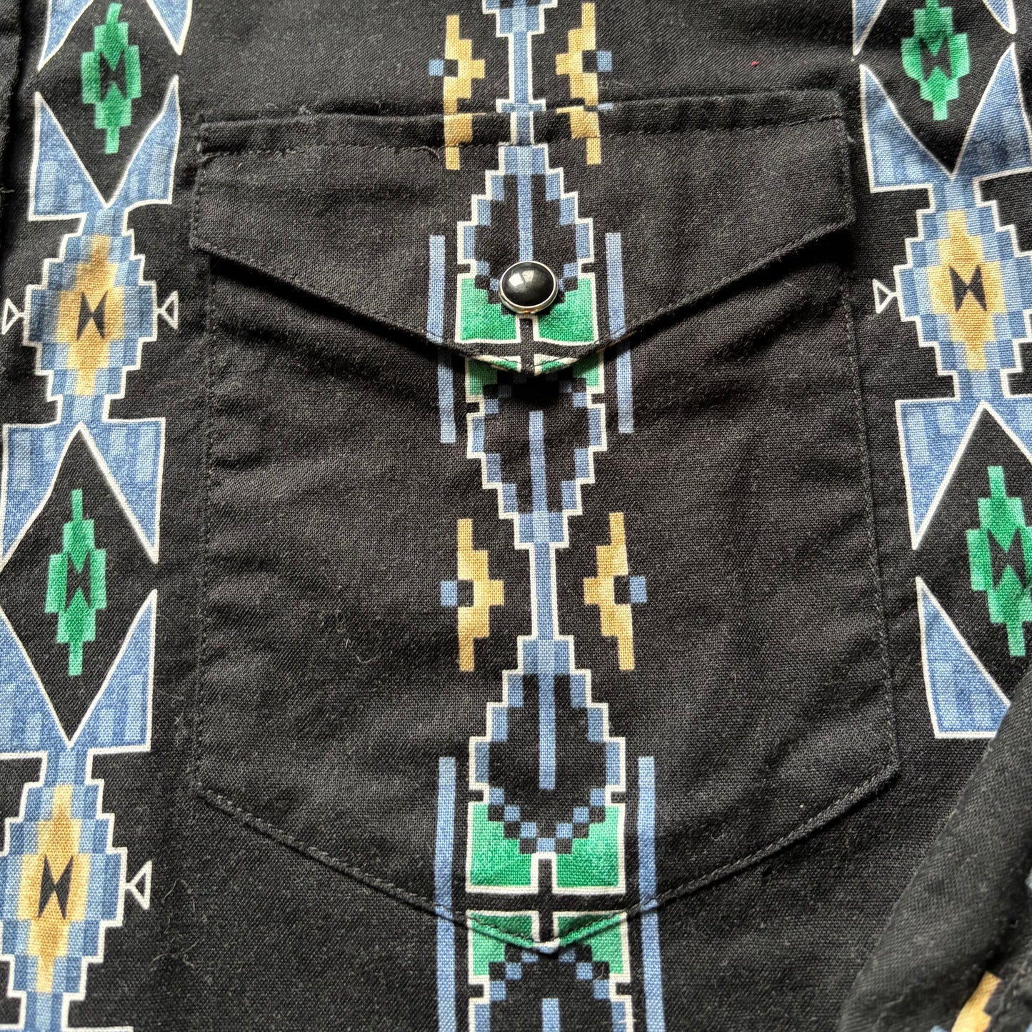 Vintage Western Men’s Panhandle Slim Aztec Print Shirt | Made in Korea