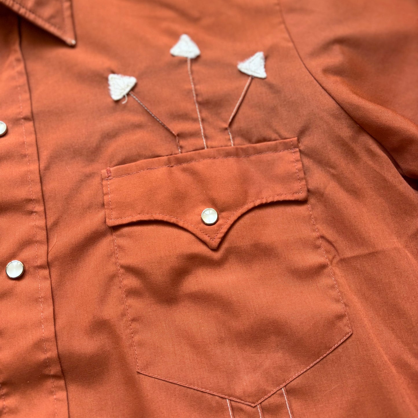 Vintage Western Men’s Karman Shirt with Embroidered Arrows