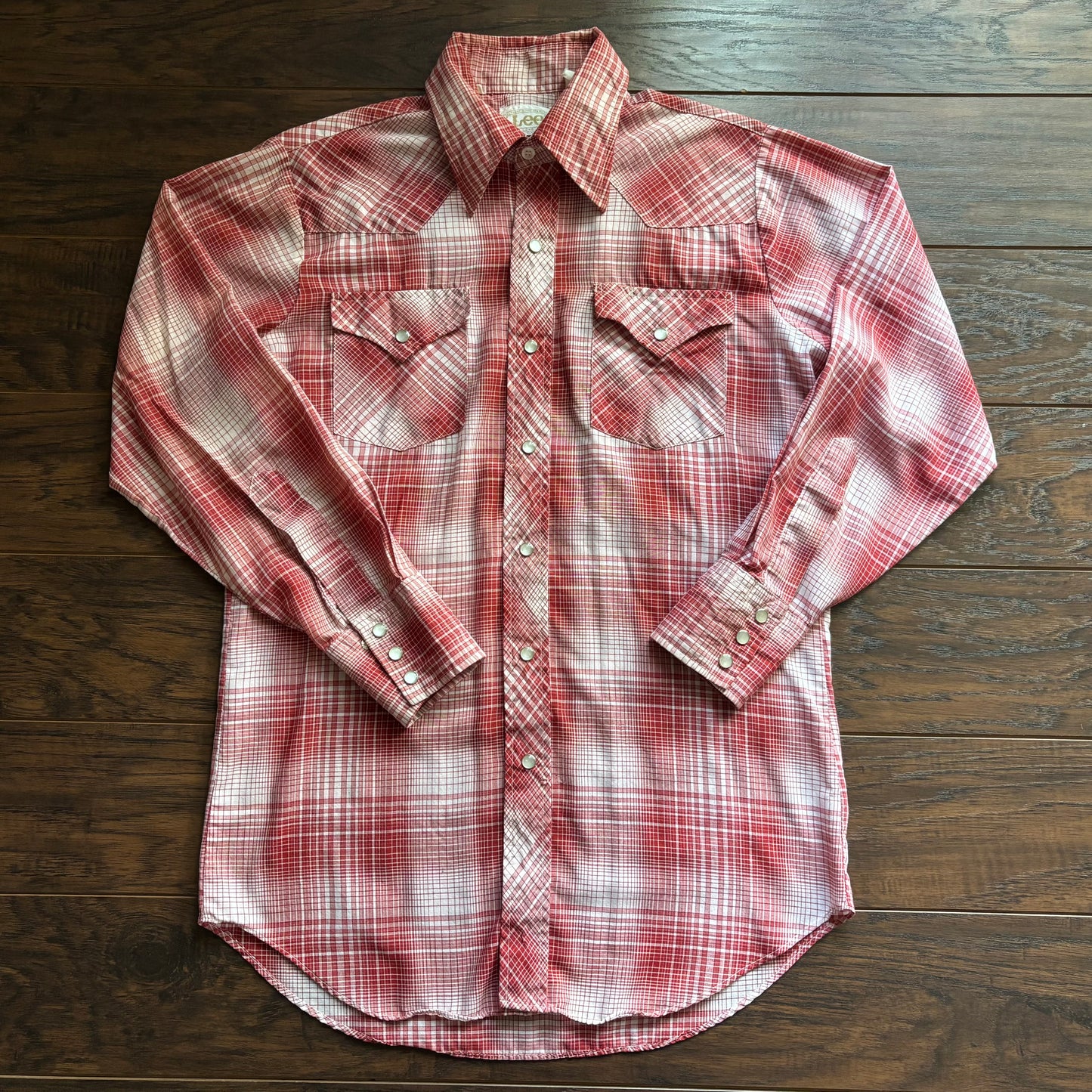 Vintage 70s Lee Western Pearl Snap Shirt Red Plaid Extra Long Tails Cowboy Ranchwear USA Mens Button Up