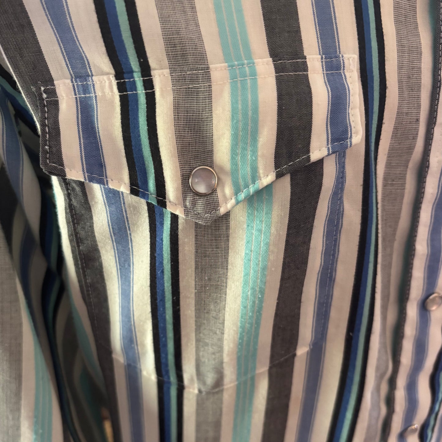 Vintage Wrangler Cowboy Cut Pearl Snap Western Shirt Made in USA Blue Gray Turquoise Striped Long Sleeve Men’s 15.5 x 35