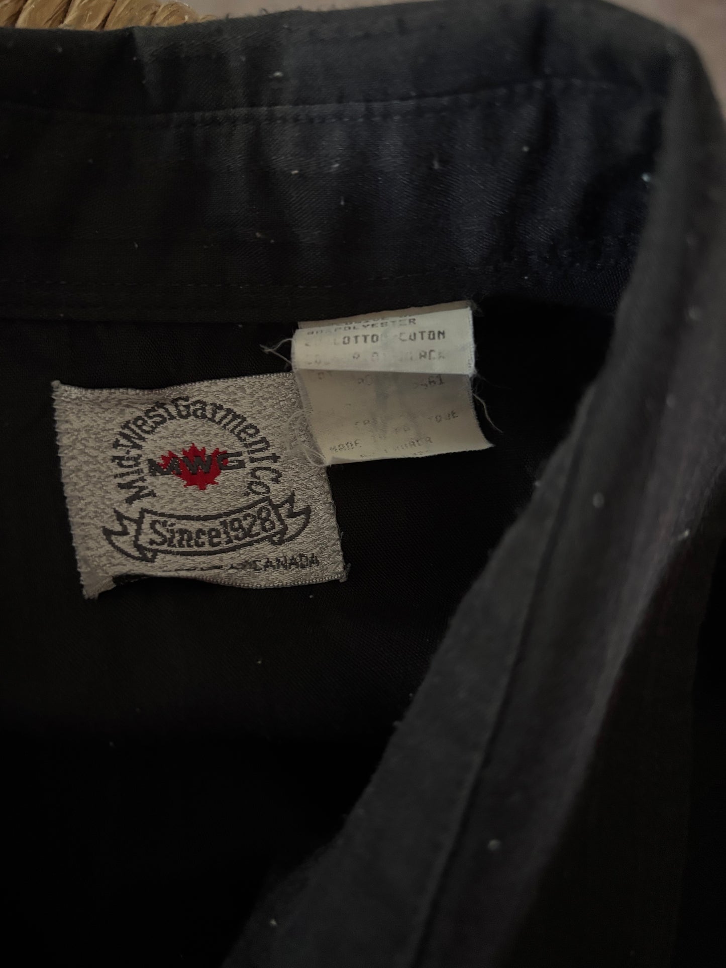 Vintage Women’s Mid-West Garment Co Western Shirt Red Rose Embroidered Pearl Snap Made in Canada