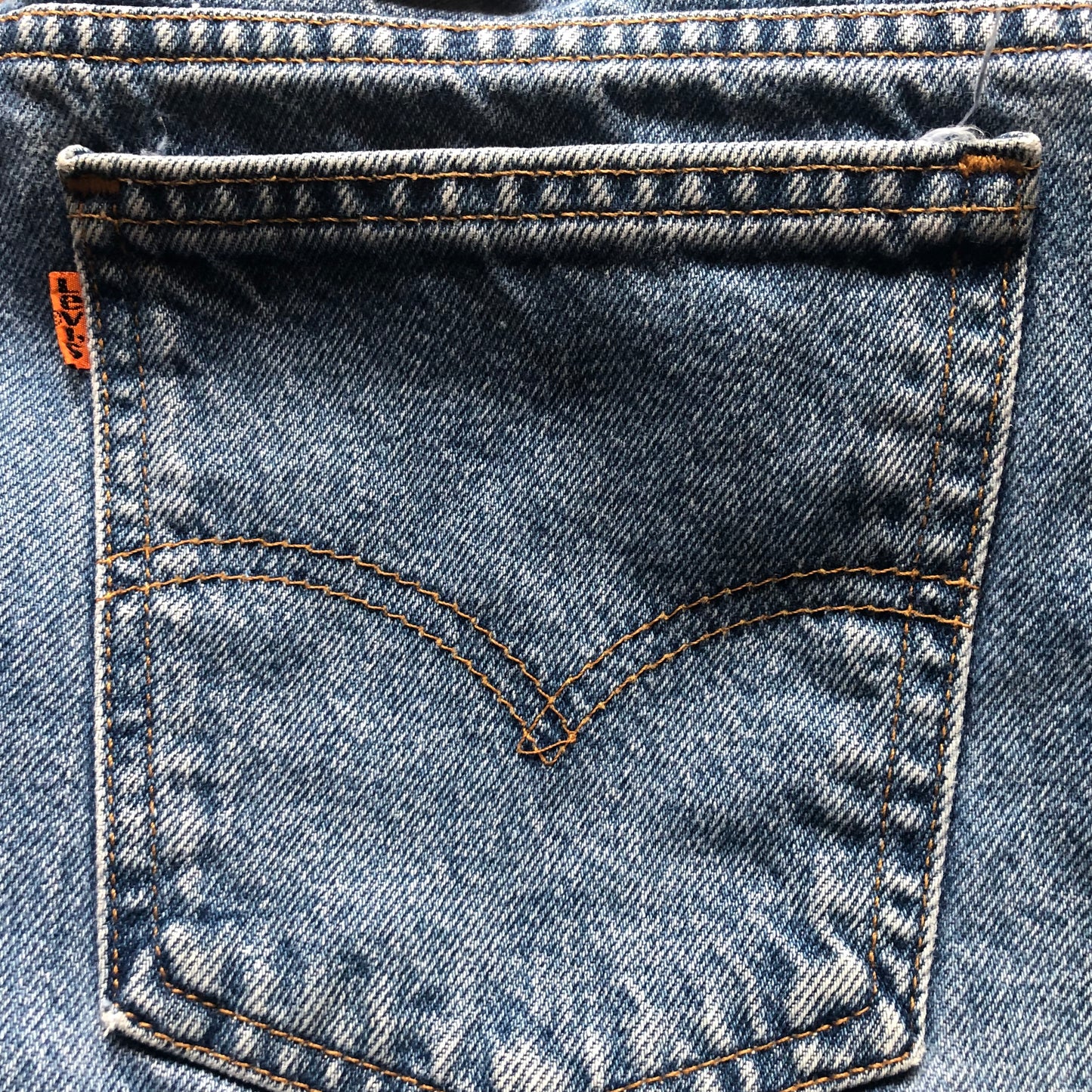 90’s Vintage Women’s 950 Levi’s Orange Tab Relaxed Fit Tapered Jeans | Made in USA