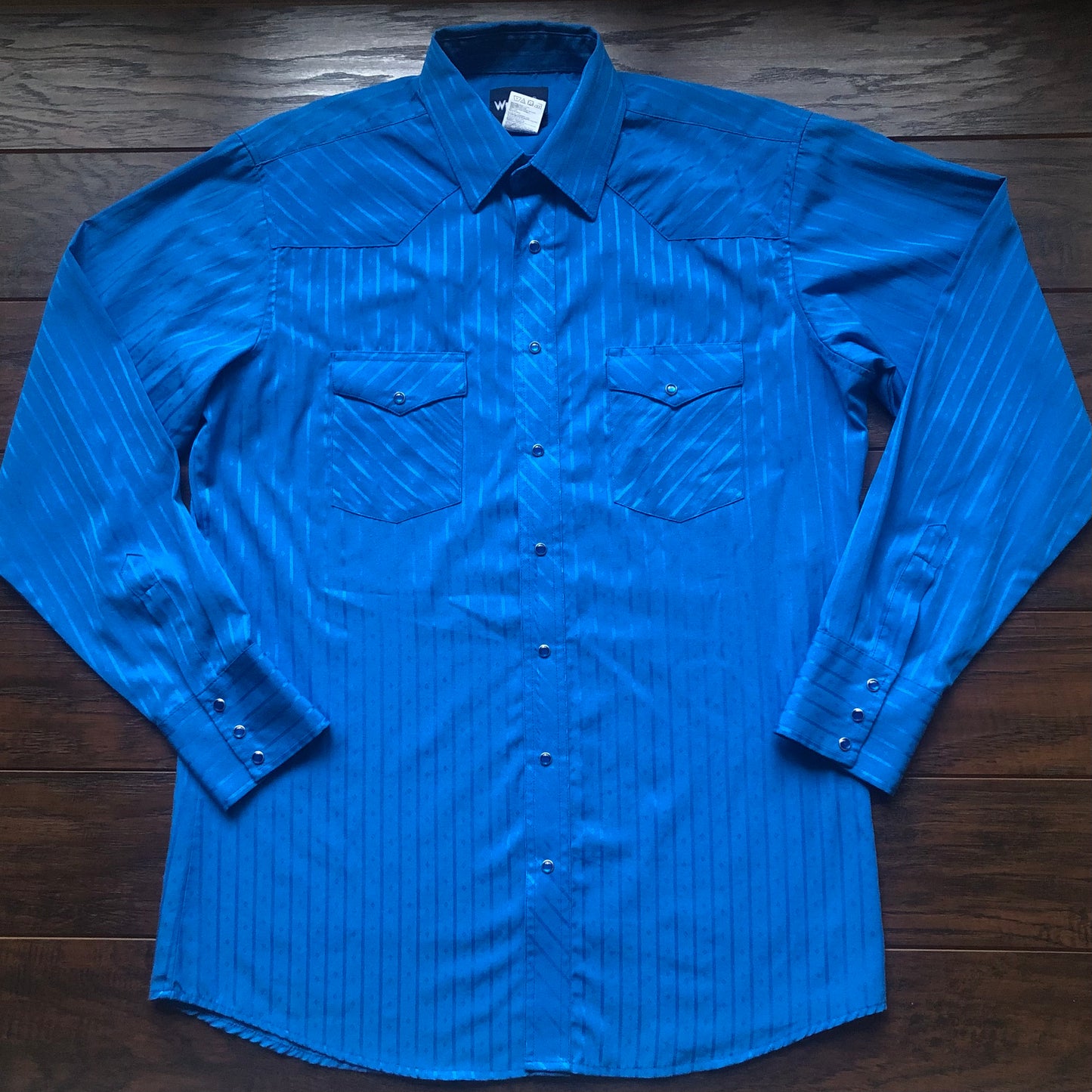 Vintage Western Men’s Wrangler Shirt with Snap Buttons