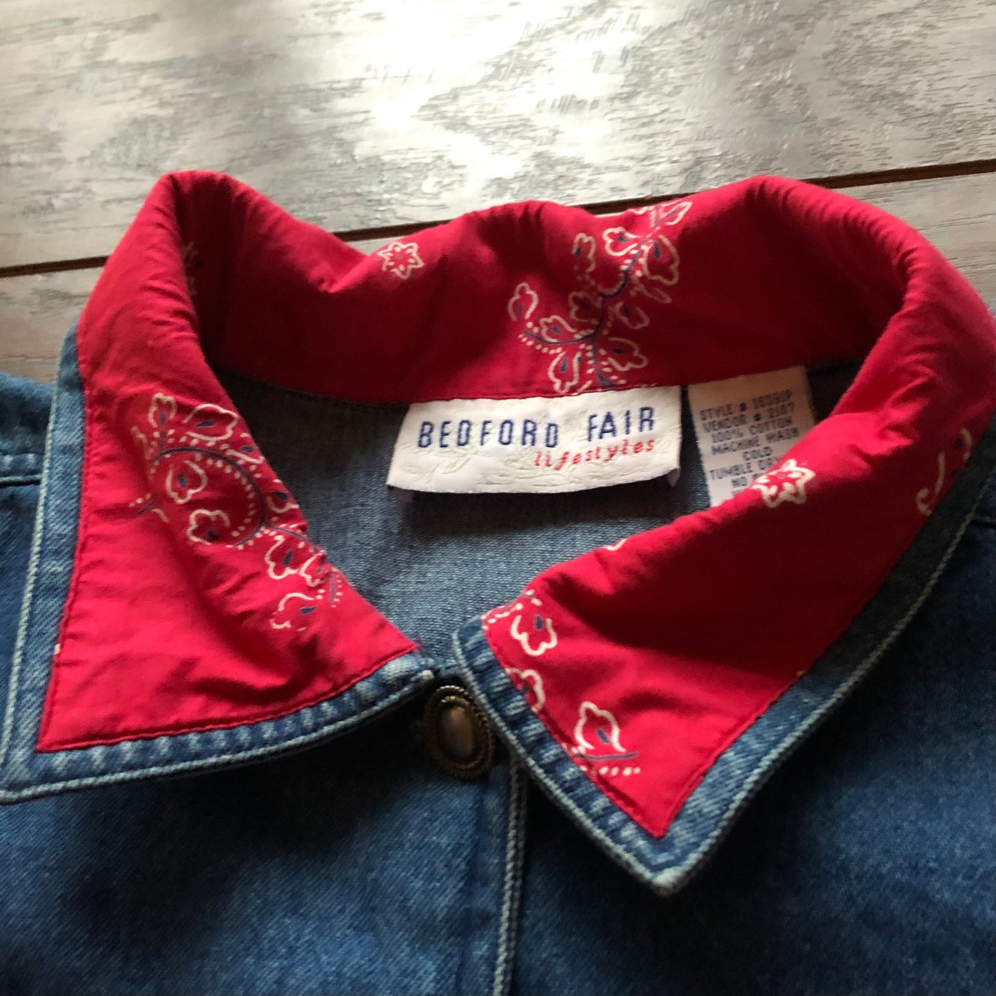 90’s Vintage Western Women’s Bedford Fair Lifestyles Denim Shirt Jacket with Bandana Accent