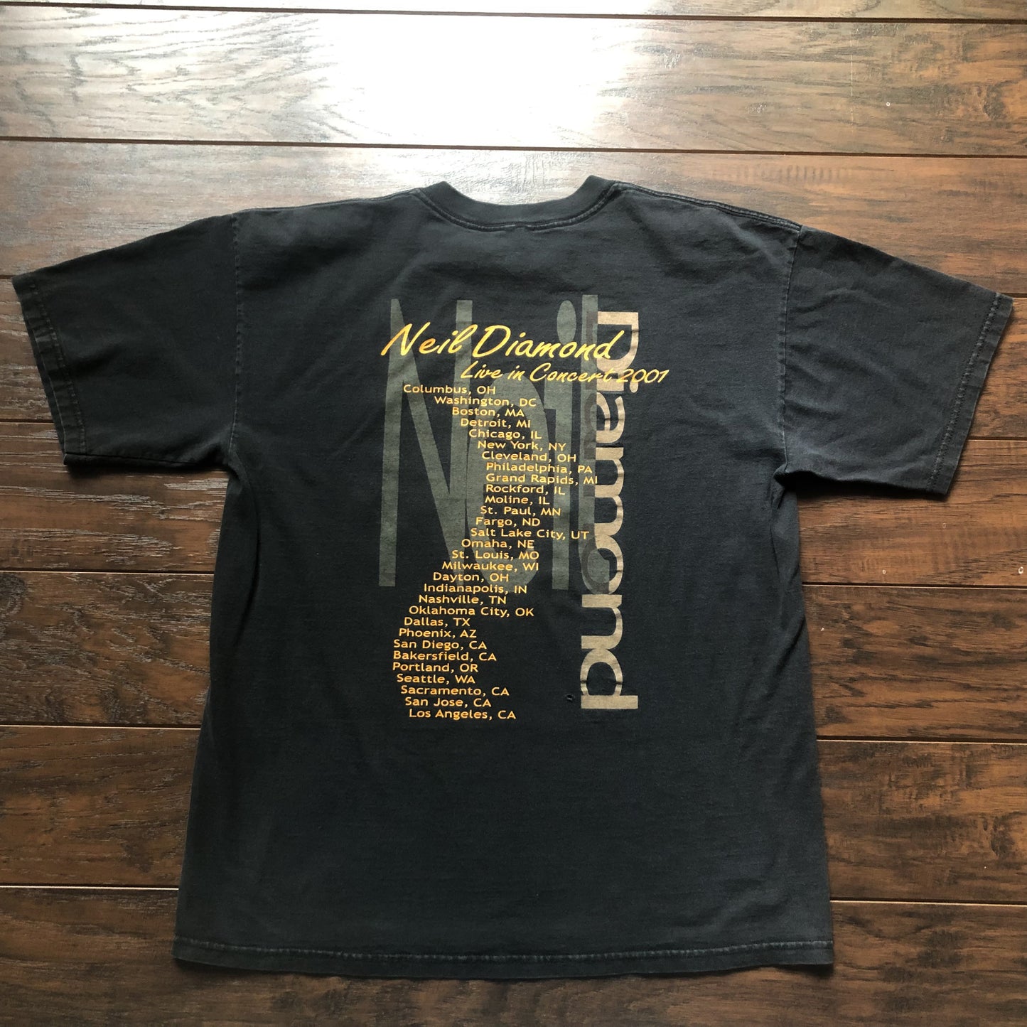 2001 Vintage Neil Diamond On Tour Concert T-Shirt